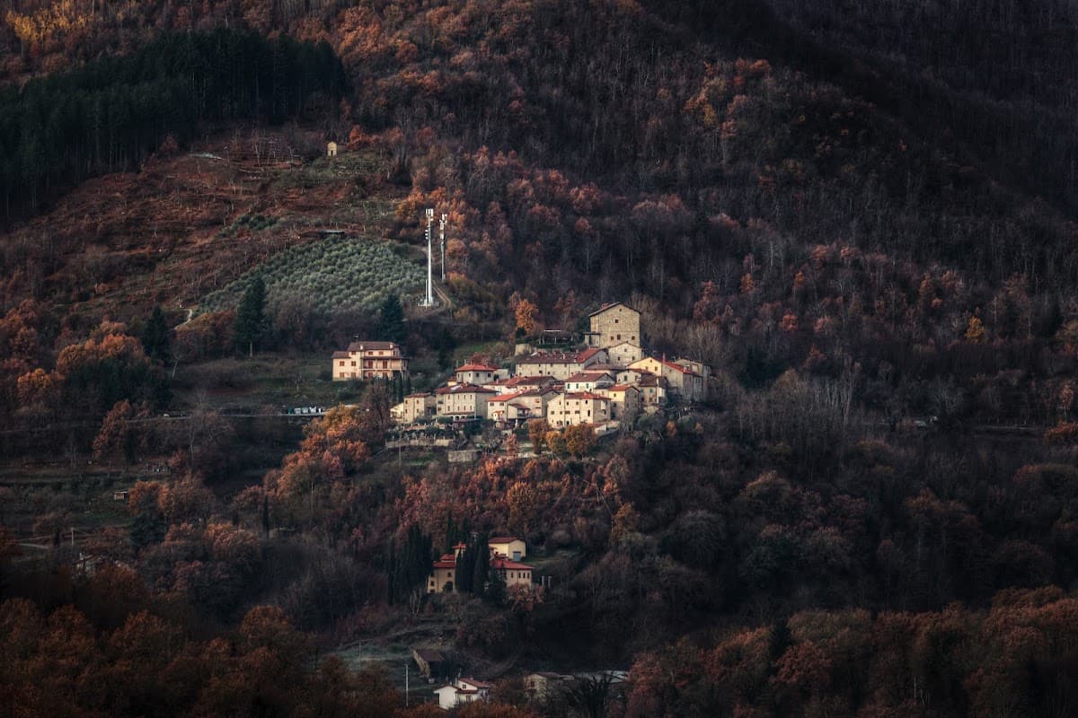 Tuscany Countryside, Italy — travel destination on RevealSpot